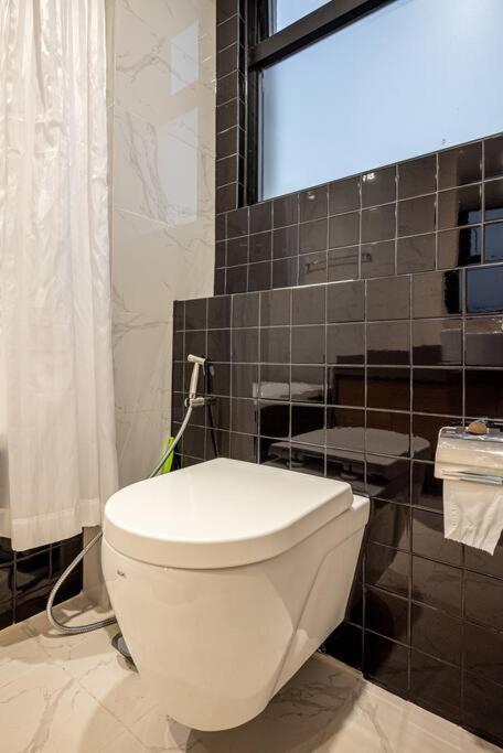 Modern 3br Panoramic Views *